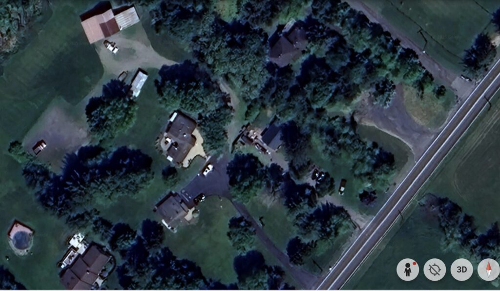 The site of my first musical project in Frenchtown NJ. That was 40 years ago or so, and the image is courtesy of Google Earth and only a couple years old. Things have changed. Not really sure if that structure on the top left is the barn I talk of below. Does it matter?
